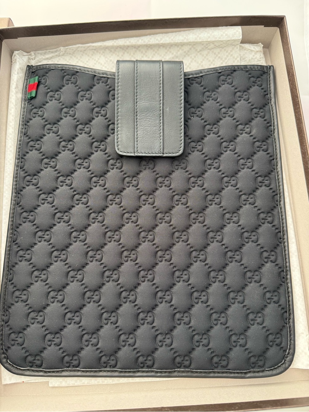 Vintage Gucci Logo Neoprene IPad Case Black - Picture 2 of 13